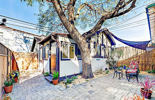 Santa Barbara Beach Cottage - Photo 9