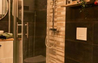 Le Studio Terrasse - Le calme en plein cœur du centre-ville - Photo 12