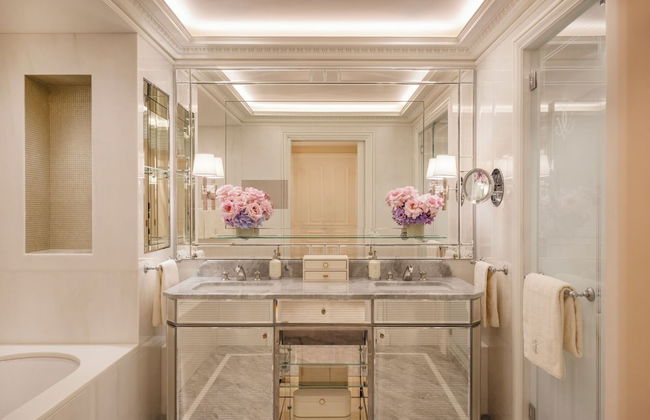 Four Seasons Hotel George V - Photo 65