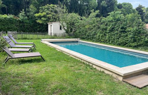 Le Mazet de la pointe dans les Alpilles avec piscine et jardin - Foto 27