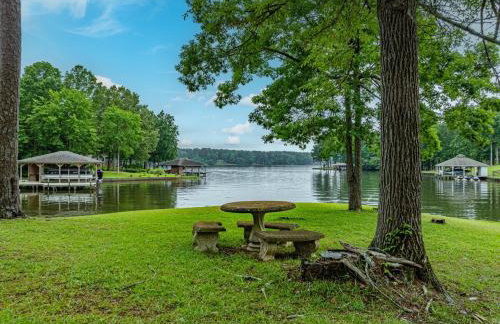 Hidden Gem - Lakefront Home with Private Boat Ramp - Foto 4