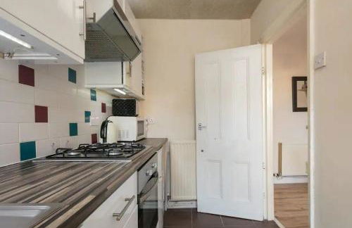 Comfy Home King Size Bed close to Asda & Sefton Park, Very Fast WIFI! - Foto 24