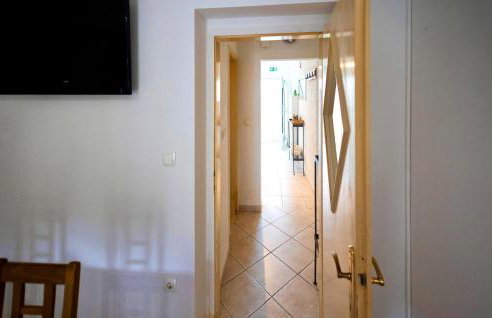 2 Bedroom Amazing Apartment In Split - Foto 8