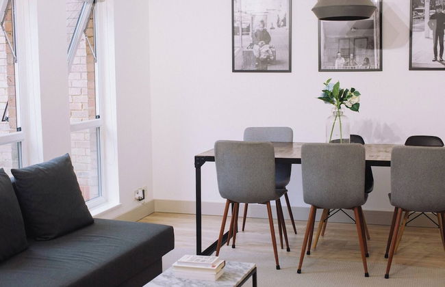 Entire 2 Bedroom House 7m To Station - Foto 16