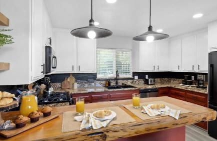 The Matterhorn Manor by Avantstay Harry Potter Inspired A-frame Home w/ Hot Tub & Views - Foto 29