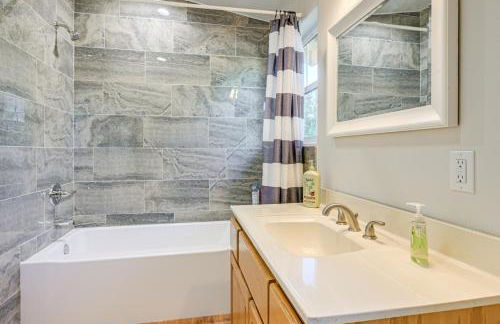 Peaceful Blue Ridge Cabin with Wraparound Deck! - Foto 20