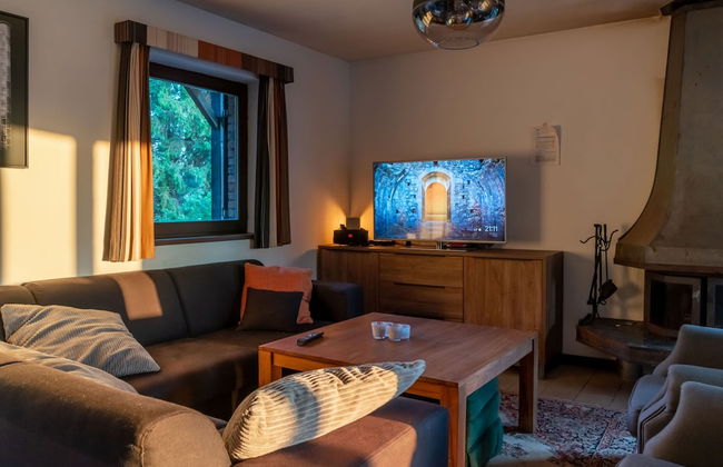 Typical Ardennes Chalet With hot tub - Foto 12