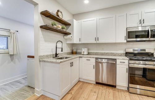 Game Room and Backyard Modern Altoona Home! - Foto 8