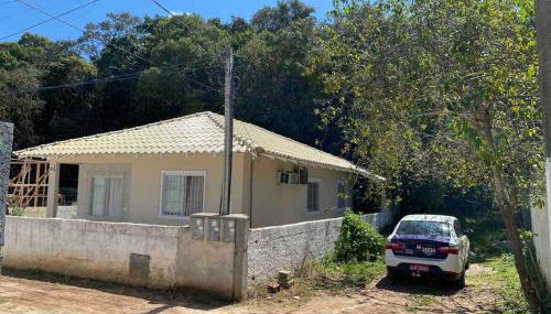 Casa espaçosa na praia do santinho sc - Foto 2