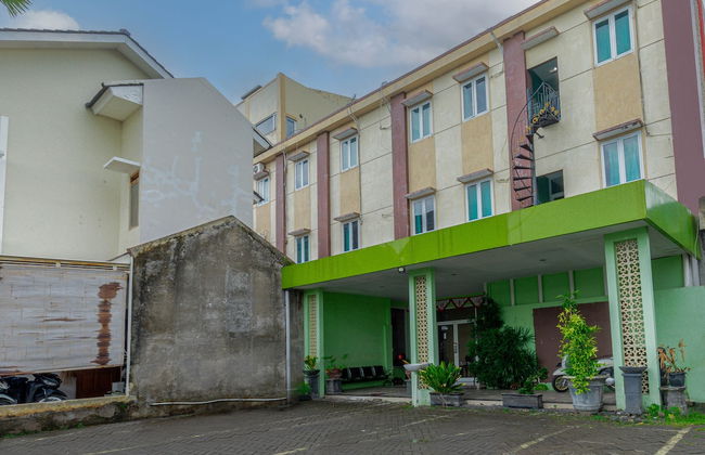 Hotel D'Madinah Inn - Gentan - Foto 32