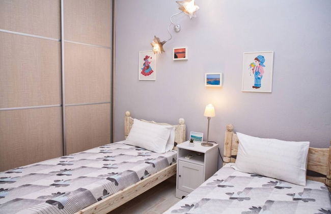 Feels Like Your Home at Ermioni - Photo 5