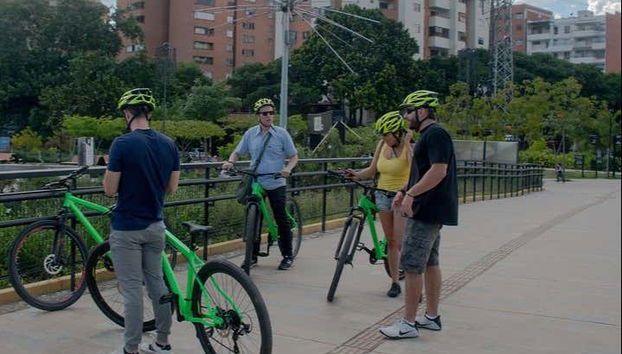 Tour en bicicleta por Medellín - Foto 2