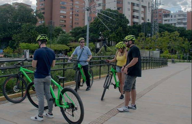 Tour en bicicleta por Medellín - Foto 2