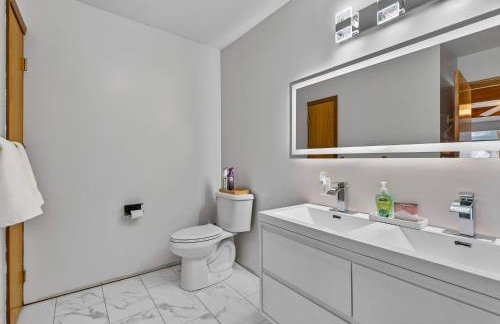 Amazing Views Hot Tub Deck FirePit & Game Room - Foto 51