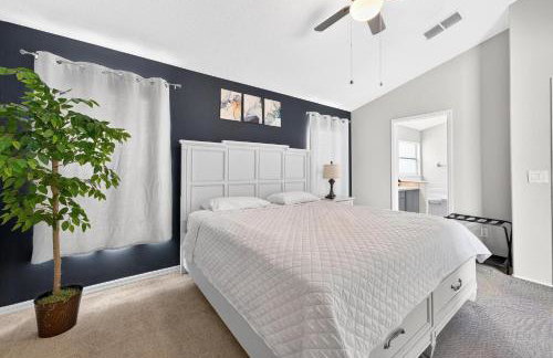 Entire Disney Retreat Home minutes from Disney, Shopping, and Restaurants 4br,2ba,7beds sleeps 10 - Foto 9