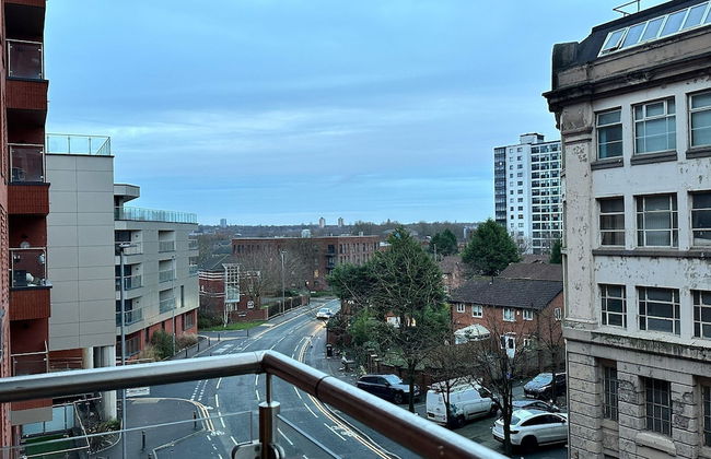 Adelphi Wharf Apartments by Beehosting - Photo 54