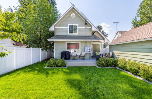 CDA Getaway! King Beds, Gear Storage, RV & Trailer Parking, 1 Mile to the Lake! - Foto 27