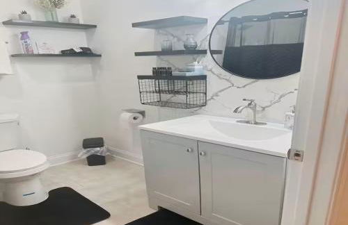 Charming Escape with Hot Tub & Fire Pit Winter Haven! - Foto 34