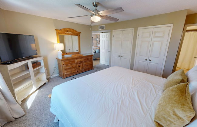 Dolphin Point 306c 2 Bedroom Condo by RedAwning - Foto 6