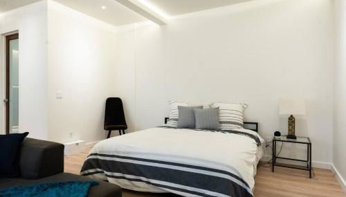 Large Modern Loft in Central Location - Photo 3