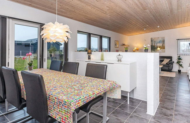 4 Star Holiday Home in Thyholm - Photo 12