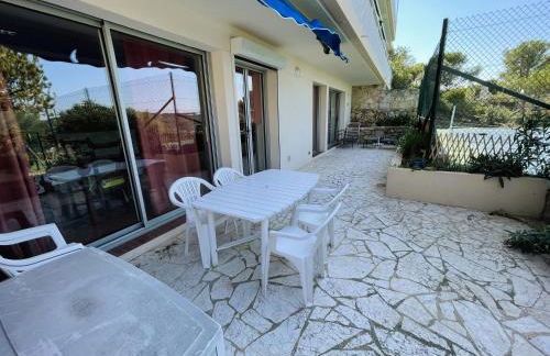 Au cœur du port de Saint-Mandrier, piscine, tennis, charme et confort - Photo 11