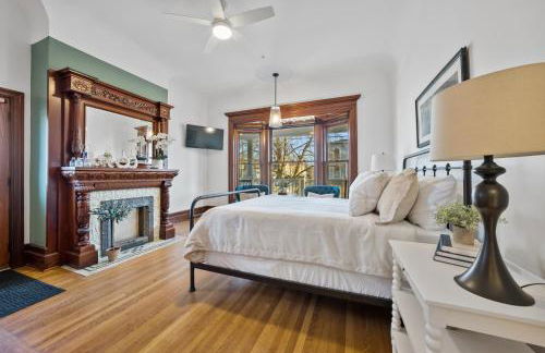 Boutique Style Condo Near Downtown Waterfront - Foto 43