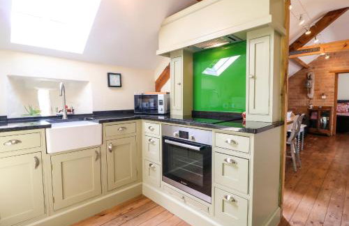 The Ivy Barn - Photo 7