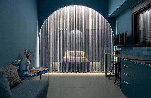 Valencia Malvarrosa beach point blue - Photo 22