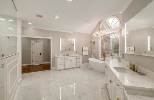 Game Rooms and Gym! Luxe Great Falls Estate - Foto 17