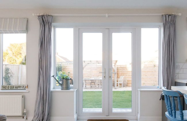 4BR Beach House Sleeps 10 - 5 Mins Walk to the Sea - Foto 12