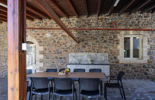 Villa Pasiphae - With Private Heated Pool - Photo 13