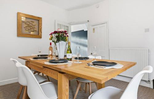 Luxurious 3 bed 1 Bath Stay Ideal for Families and Contractors - Photo 37