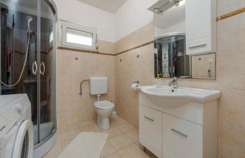 Four-Bedroom Holiday Home Lovinac With An Outdoor Swimming Pool 09 - Foto 51