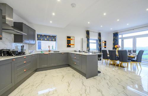 Spacious 6 Bedroom Escape with Hot Tub, Games Room & Karaoke in Yorkshire - Foto 76