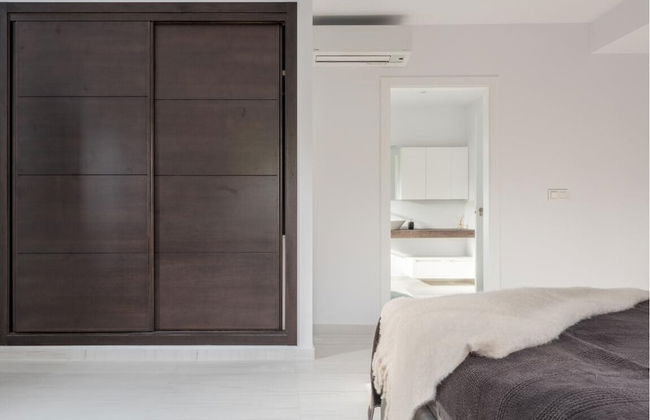 Magnificent And Modern Decorated Villa - Photo 4