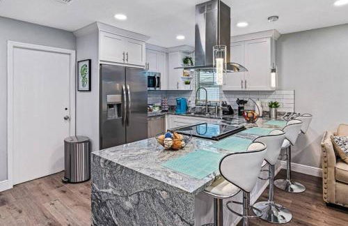 Stunning Heated Pool House Close to Tampa & Casino - Foto 19