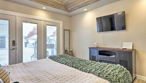 Fredericksburg 'regan Cottage' w/ Hot Tub - Photo 2, Interior