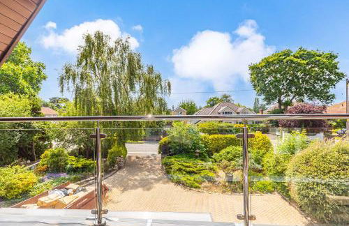MOONGATE by BOURNECOAST - A Delightful Chalet Bungalow with a Garden and Parking - HB10672 - Foto 27