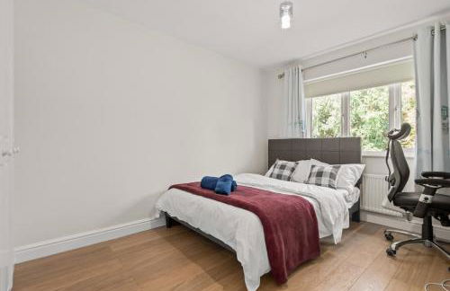 Polmont Haven: Spacious 4- Bedroom Retreat - Foto 11