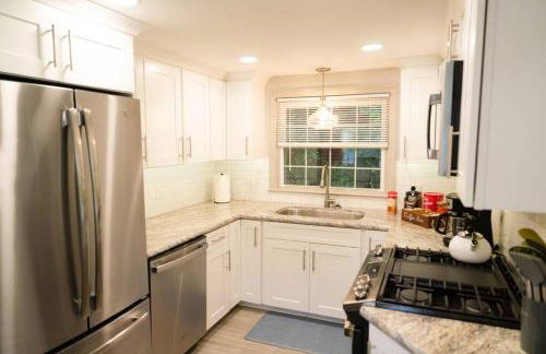 5-star Renovated 3BR Home & Backyard Deck near SU & Hospitals - Foto 67