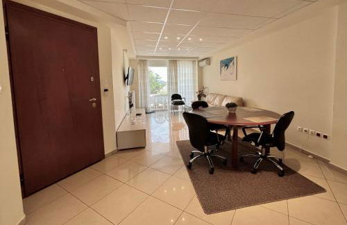 Hector Apartment Airport by Airstay - Photo 26