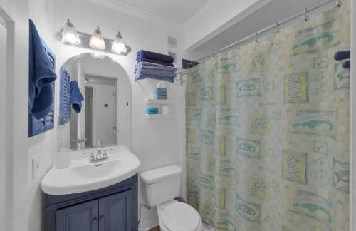 Beachy Days Escape - Cozy Haven Steps From Beach! - Foto 40