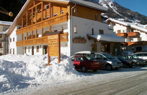 Baita dei Pini - Photo 1