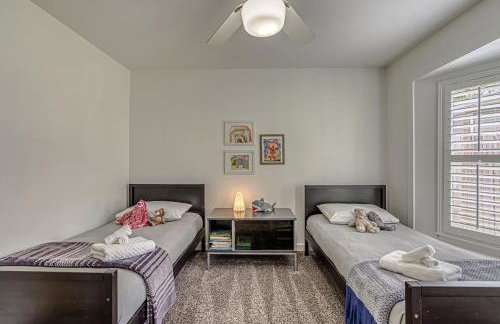 Family-Friendly 3BR w Private Pool & BBQ in SW Austin - Foto 32