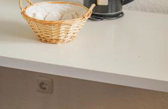 - Stellar Haven Deluxe with Cosmic Design - 3-Room Space-Themed Apartment 75 qm - Central Location - Balcony - Renovated 2024 with TV & Netflix - Full Kitchen - Free Parking - Near Metro & Airport - Galaxy-Inspired Interior - - Photo 26