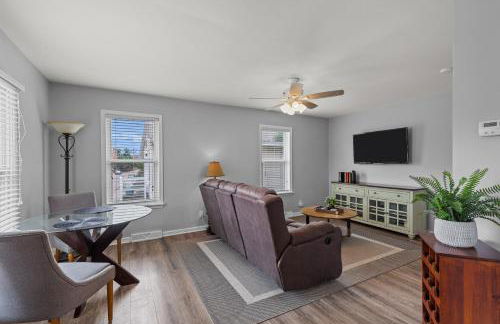 Charming Duplex on Main - Foto 13