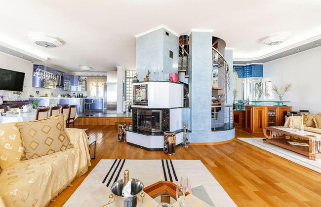 4 Bed Villa - Sleeps 10 - Pets - Pool - Hottub - Foto 16