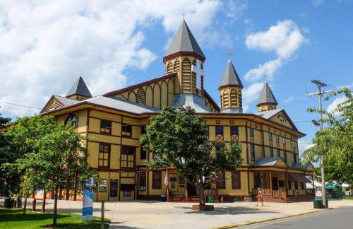 3BR Beautiful Remodeled Victorian w/ Beach Locker - Foto 40