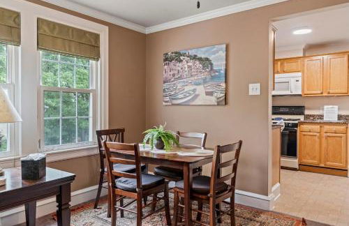 Stay At Our Tasteful, Private, & Elegant Abode - Foto 13